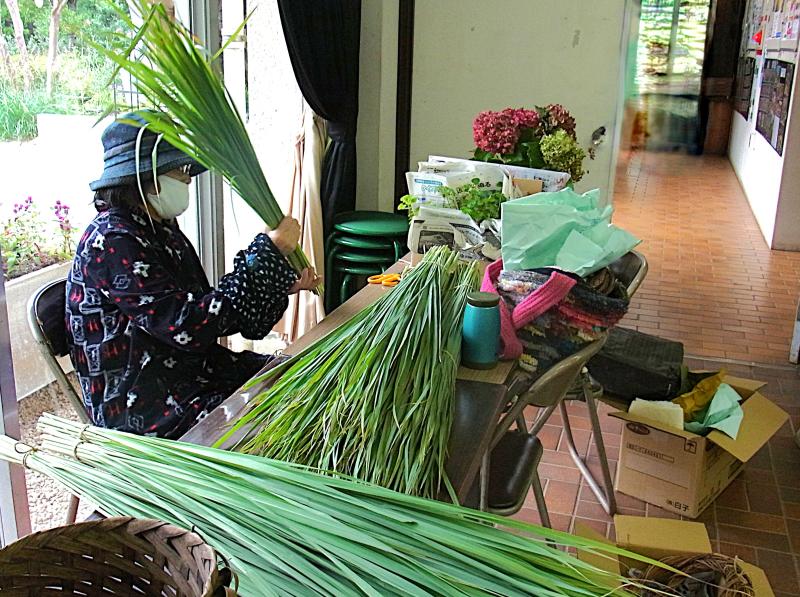 ③R7/10/24 「ハーブ展」準備作業