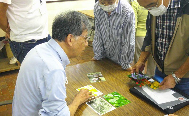 ③R8/9/12 写童「花の写真展（秋）」の準備